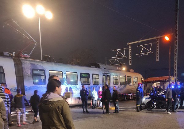 Συναγερμός στον Προαστιακό - Ανήλικος παρασύρθηκε από τρένο