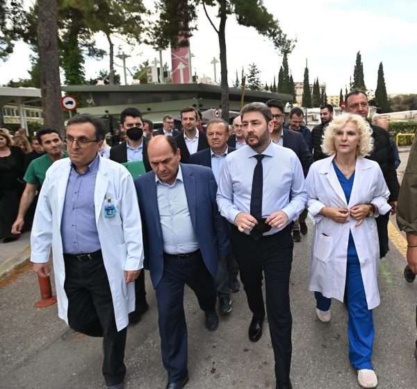 Οι 8 προτάσεις του ΠΑΣΟΚ για την αναγέννηση του ΕΣΥ