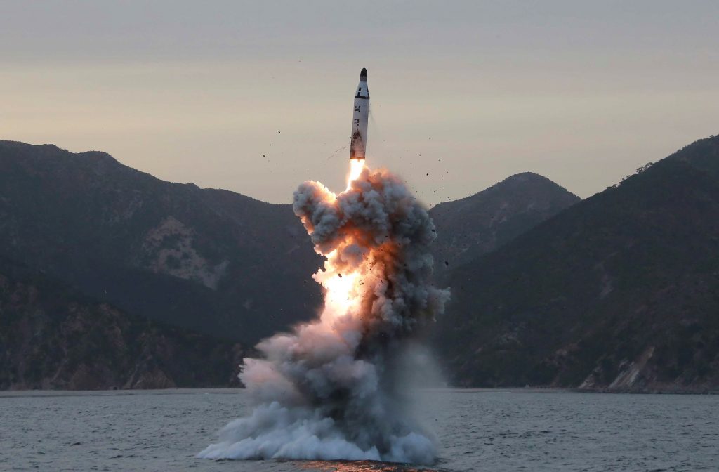 Οι Νοτιοκορεάτες φοβούνται και ζητάνε πυρηνικά όπλα – Θα τους αφήσουν Κίνα και ΗΠΑ;