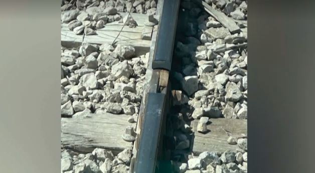 Φωτογραφία ντοκουμέντο - Κομμένη ράγα στο δρομολόγιο του τρένου Πάτρα - Ρίο