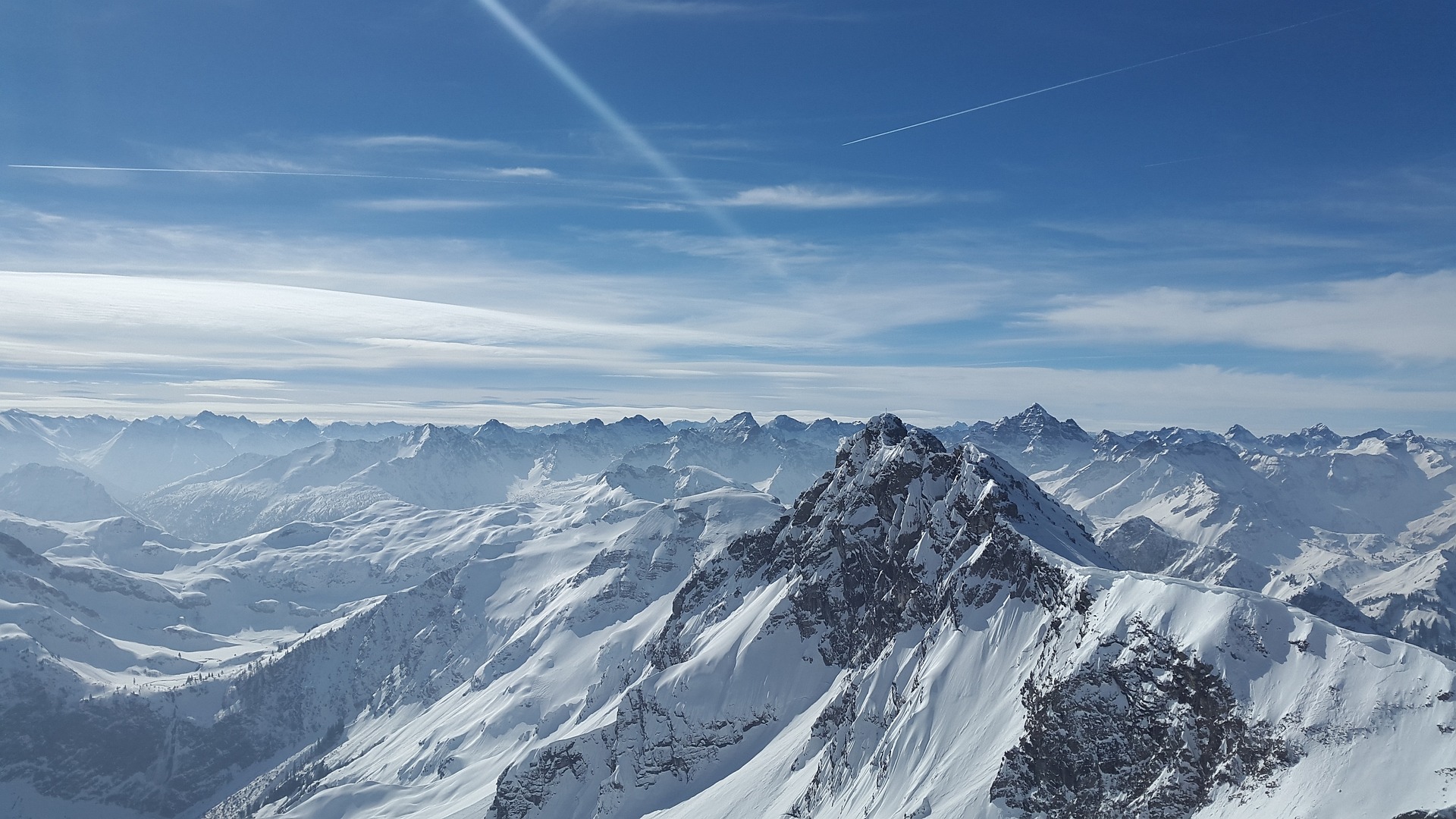 Τέσσερις νεκροί από χιονοστιβάδα στις Άλπεις - Οι επιχειρήσεις διάσωσης συνεχίζονται