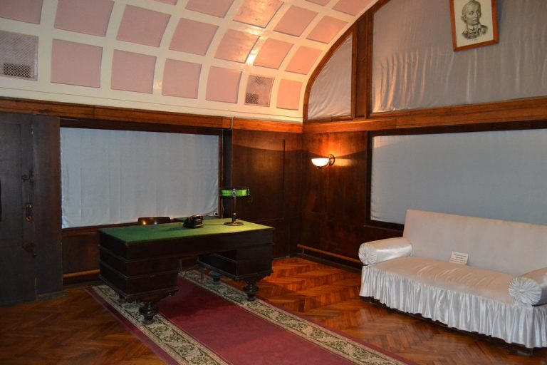 Guardian: Το καταφύγιο του Στάλιν καλοβλέπει ο Πούτιν, σε περίπτωση επίθεσης στη Ρωσία