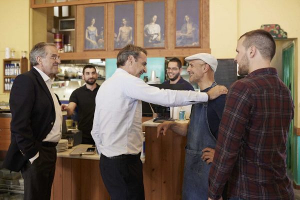 Η «γουρνοπούλα» των Μητσοτάκη – Σαμαρά