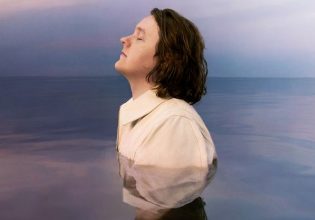 Λιούις Καπάλντι: Ο καλλιτέχνης των απρόσμενων sold out έρχεται στην Αθήνα