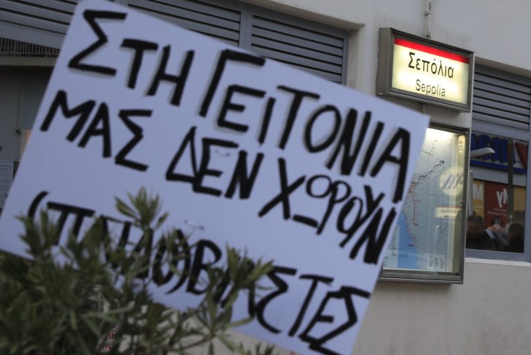 Άγρια επίθεση με μαχαίρι εναντίον του 12χρονου θύματος βιασμών και μαστροπείας από τα Σεπόλια