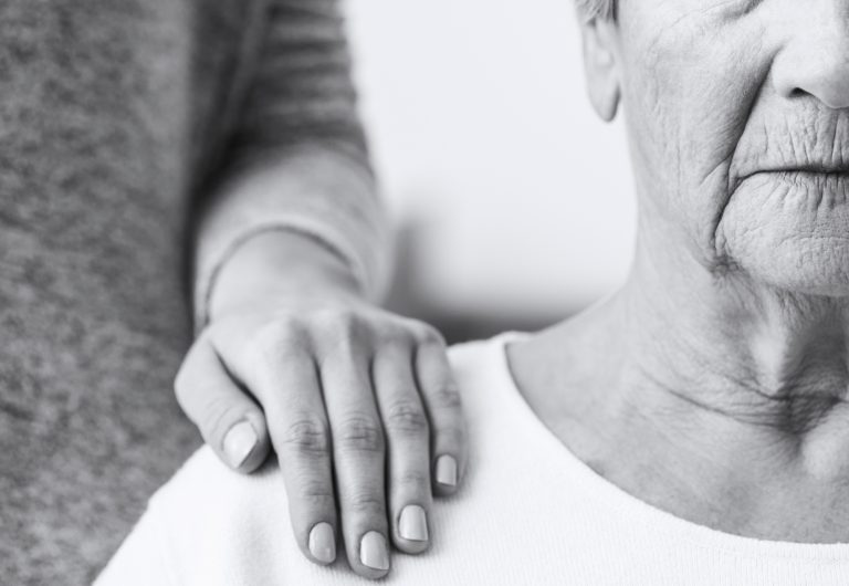 Θύμα απάτης ηλικιωμένη στην Θεσσαλονίκη: «Πούλησε» το σπίτι σε ελαιοχρωματιστή για 10.000 ευρώ