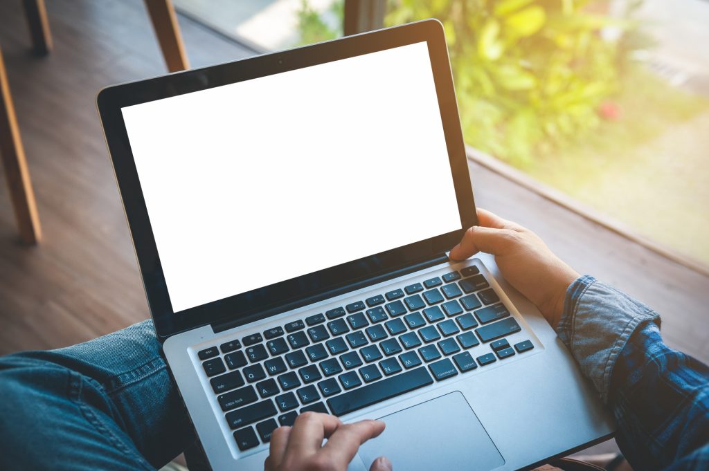 Τελικά, αξίζει να αγοράσεις refurbished laptop