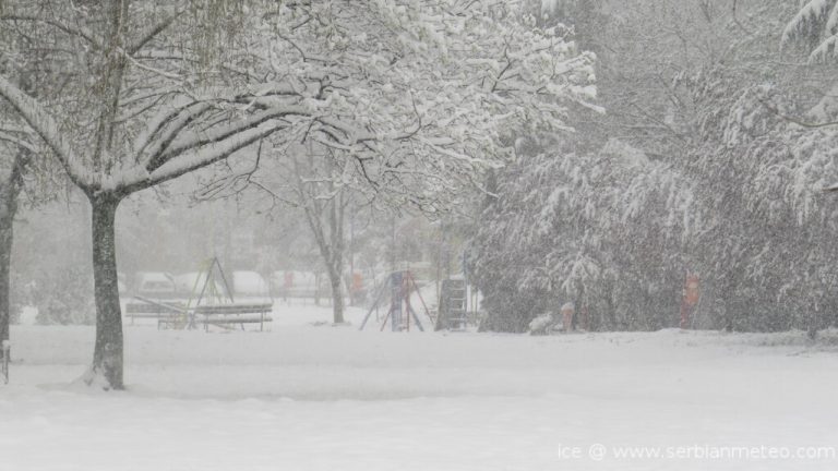 Χιόνια στη Σερβία: Στα «λευκά» η χώρα – Ρεκόρ χιονοπτώσεων για τον Απρίλιο