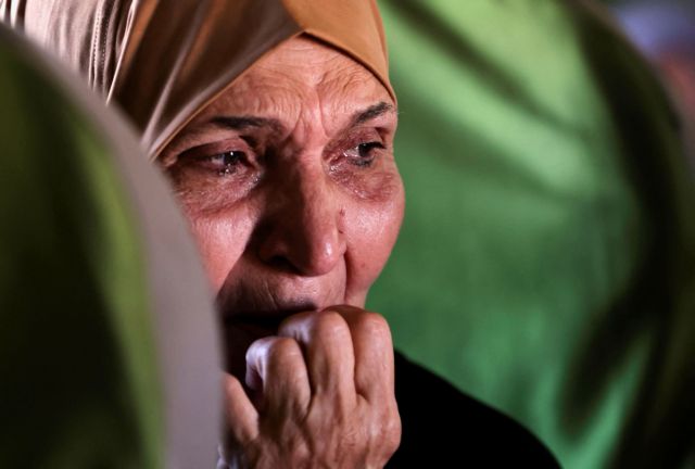 Σουδάν: Σφοδρές μάχες μαίνονται παρά την εκεχειρία – «Μοιράστηκαν όπλα» σε πολίτες