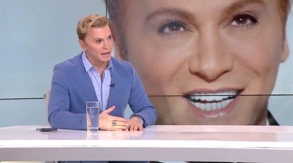 Τάκης Ζαχαράτος: «Βέβαια έχει κάνει μπότοξ ο Αλέξης Τσίπρας»