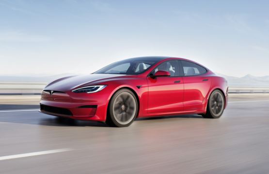 Tesla: Ρίχνει τις τιμές – Πλήττει τον ανταγωνισμό