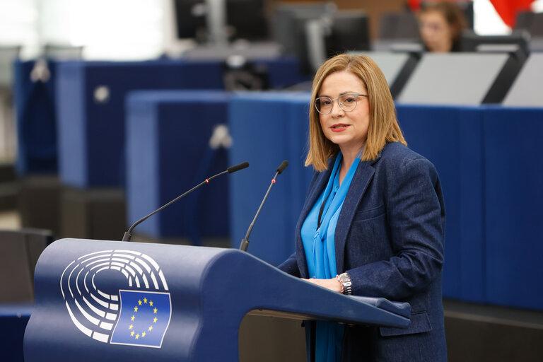 Μαρία Σπυράκη: Στηρίζουμε τους ευάλωτους με 86,7 δισ. ευρώ με το Ευρωπαϊκό Κοινωνικό Ταμείο για το Κλίμα