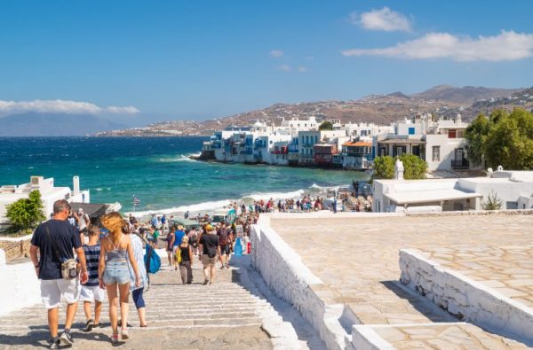 Τουρισμός: Στο top 4 των ταξιδιωτικών προορισμών των Ευρωπαίων, η Ελλάδα [πίνακες]