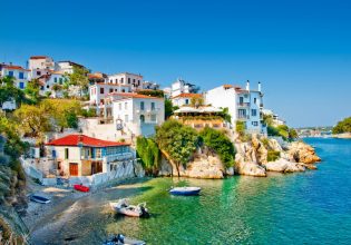 Φρενάρει η ανάκαμψη στον τουρισμό; Τι εκτιμά η Τράπεζα της Ελλάδας
