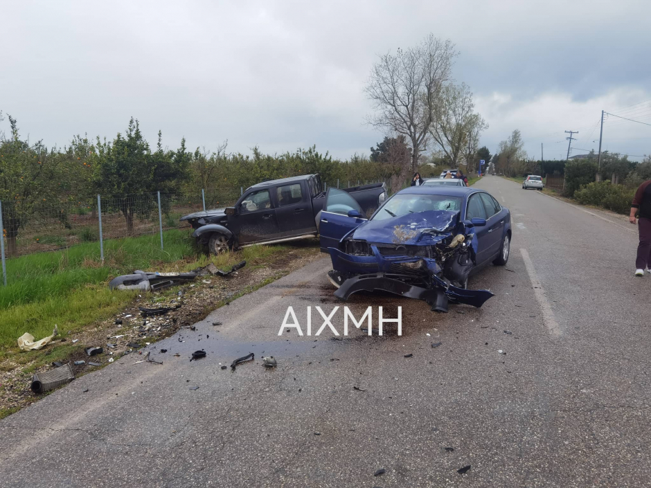 Τροχαίο στο Μεσολόγγι: Αυτοκίνητο προσέκρουσε σε σταθμευμένο αγροτικό – Νεκρός 65χρονος οδηγός