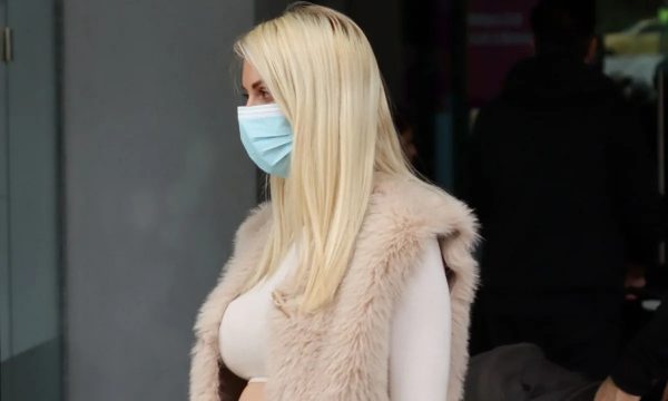 Στο νοσοκομείο πρώην παίκτρια ριάλιτι – Είναι έγκυος