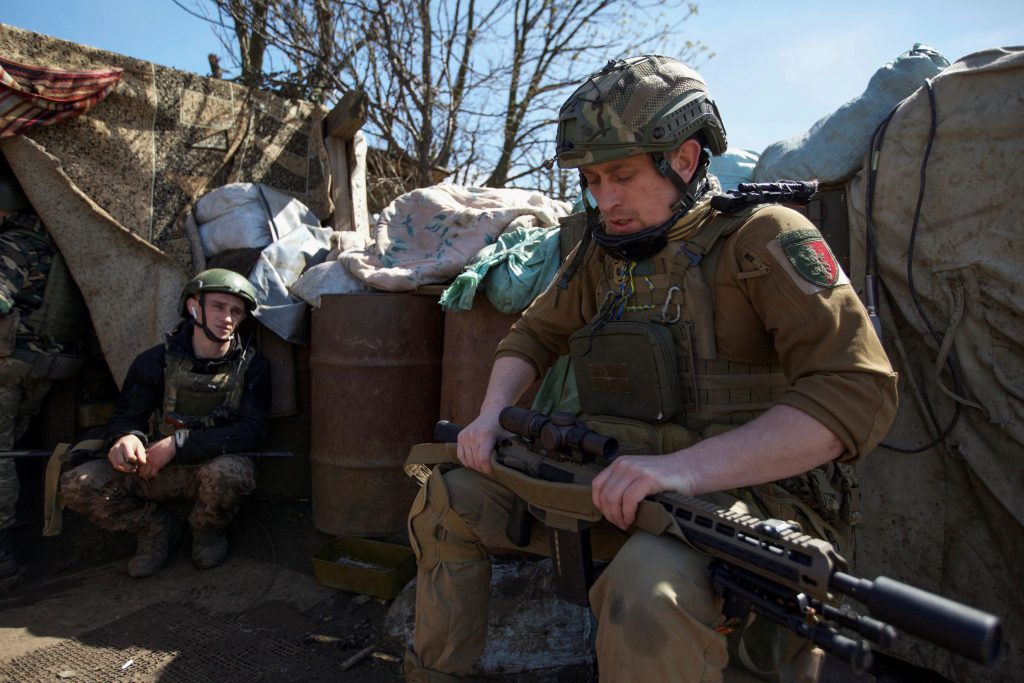 «Εμφύλιος» στον Ουκρανικό Στρατό – «Οι αξιωματικοί μας διδάσκουν παρωχημένες σοβιετικές τακτικές»