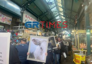 Διαμαρτυρία vegan στη Θεσσαλονίκη – «Τα έθιμα σας μυρίζουν θάνατο»