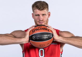 Ο Γουόκαπ και οι άλλοι νατουραλιζέ