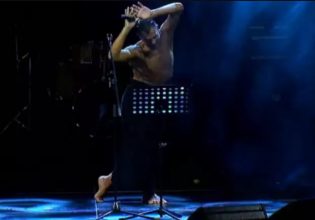 Στέλιος Χανταμπάκης: Έβαλε φούστα και εμφανίστηκε στην ένωση του Survivor αλά Σάκης Ρουβάς