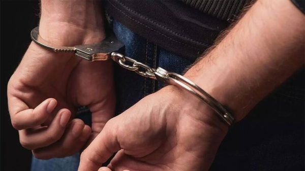 Μεσολόγγι: Συνελήφθη για κλοπή, αφέθηκε ελεύθερος και έκανε ένοπλη ληστεία