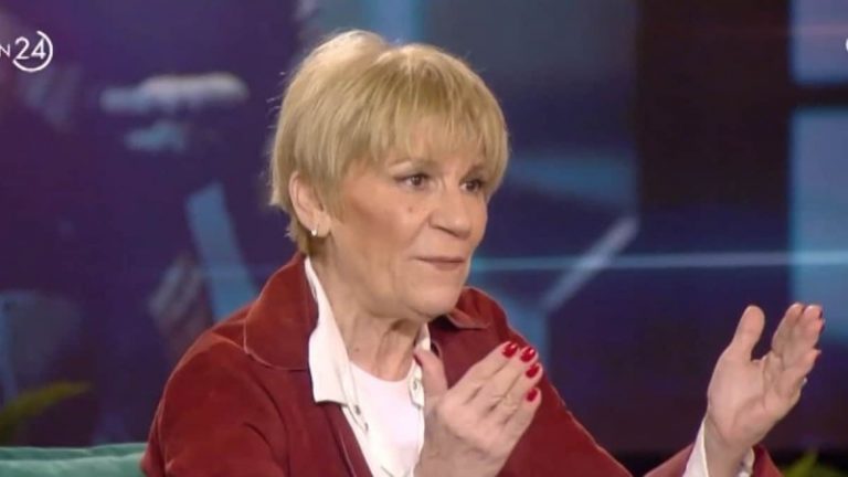 Χρύσα Ρώπα: «Με έχεις διαλύσει, είναι όλα τόσο μαύρα…»