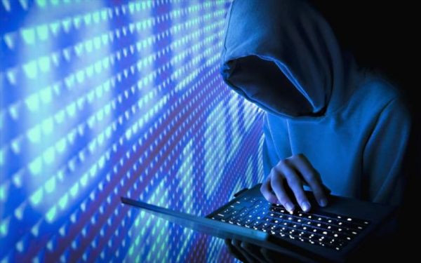 Ζεφύρι-Αγία Βαρβάρα: Χάκερς με κομπιούτερ στα τσαντίρια άρπαξαν 2 εκατομμύρια ευρώ