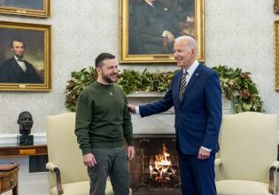 Σέιμουρ Χερς: Ο Ζελένσκι αγοράζει με έκπτωση καύσιμα από τη Ρωσία – Εχει υπεξαιρέσει 400 εκατομμύρια δολάρια