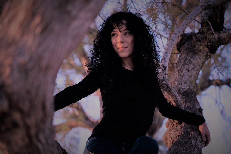 Η Βάλια Τσιργιώτη μιλάει στο in για το «Βρέχει Απόψε» και την συνεργασία με τον Γιώργο Σταυριανό