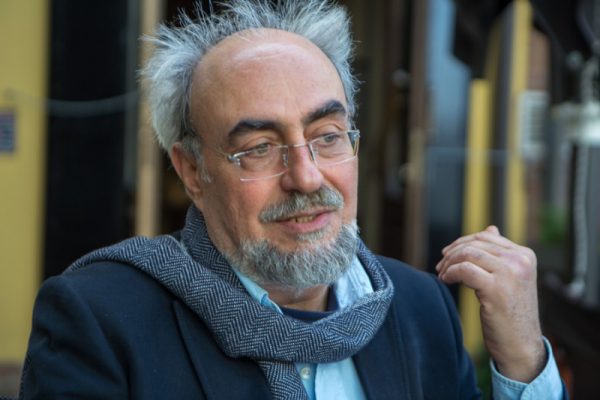 «Το ερώτημα είναι πώς έναν ψύλλο τον μεταπλάθεις σε αηδόνι»