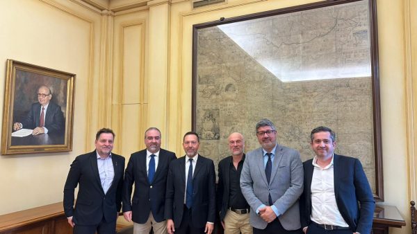 Συνάντηση του Γιάννη Στουρνάρα με την διοικούσα επιτροπή του Δικτύου «Συμβάλλω»