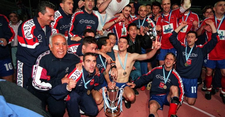 «Η Σμύρνη μάνα μ’ καίγεται»