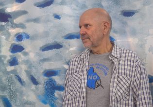 Μανώλης Χάρος στο in: H επανάσταση σήμερα είναι η αντίσταση στη λογική της μάζας