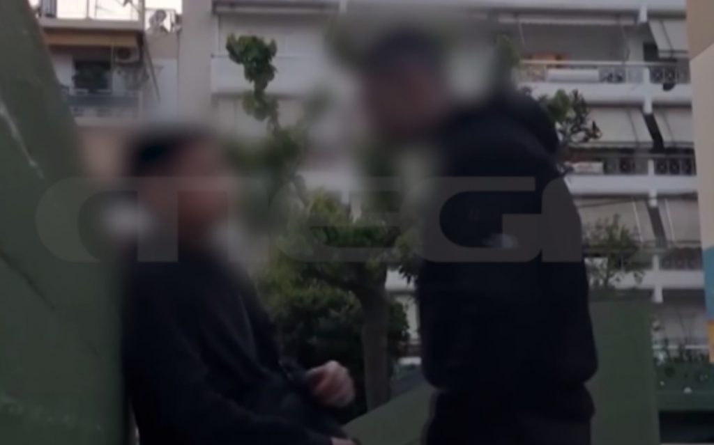 Βίντεο ντοκουμέντο από νέο περιστατικό βίας μεταξύ ανηλίκων – «Θα φας μπουκέτο»