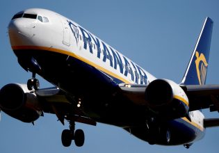 Ryanair: Η αεροπορική εταιρεία λέει «αντίο» στα εισιτήρια των 9,99 ευρώ