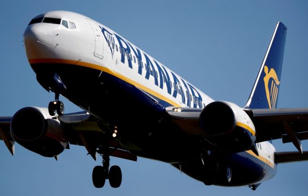Ryanair: Η αεροπορική εταιρεία λέει «αντίο» στα εισιτήρια των 9,99 ευρώ