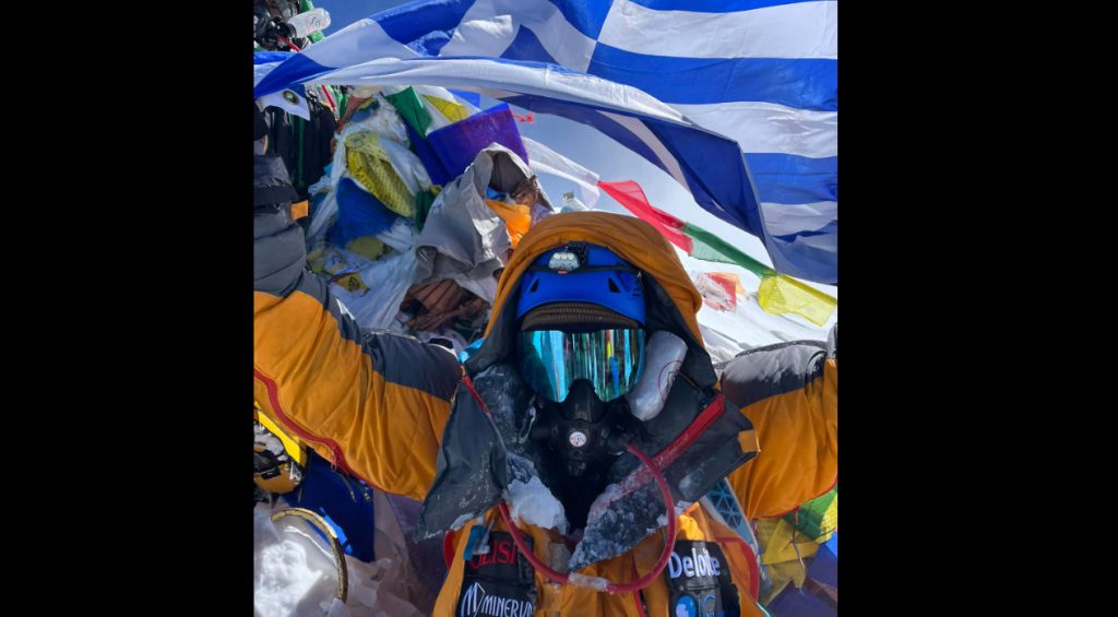 Ο Μάριος Γιαννάκου έφτασε στην κορυφή του Έβερεστ – «Ίσως η πιο δυνατή στιγμή της ζωής μου»