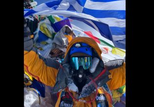 Ο Μάριος Γιαννάκου έφτασε στην κορυφή του Έβερεστ – «Ίσως η πιο δυνατή στιγμή της ζωής μου»