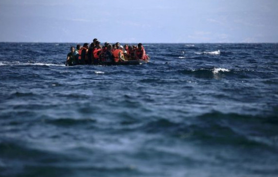 Αγνοείται σκάφος που μεταφέρει 500 μετανάστες στη κεντρική Μεσόγειο σύμφωνα με ανθρωπιστικές οργανώσεις