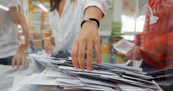 Εκλογές στην Ισπανία: Κάτοικοι χωριού ψήφισαν μέσα σε… 30 δευτερόλεπτα και κατέρριψαν το προηγούμενο ρεκόρ τους