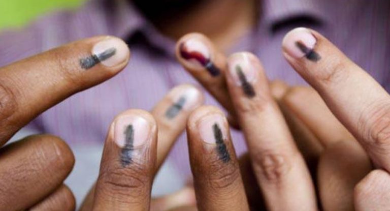 Μελάνι στο δάχτυλο: Σύμβολο Δημοκρατίας ή μήπως όχι;