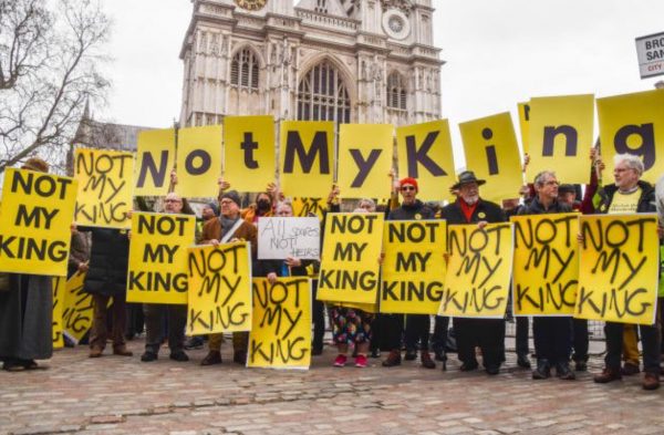 Η αστυνομία συνέλαβε τον επικεφαλής της οργάνωσης κατά της μοναρχίας Republic στη Βρετανία