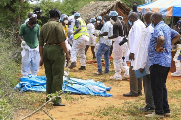 Υποψίες για εμπόριο οργάνων μετά τη μαζική δολοφονία πιστών αίρεσης στην Κένυα