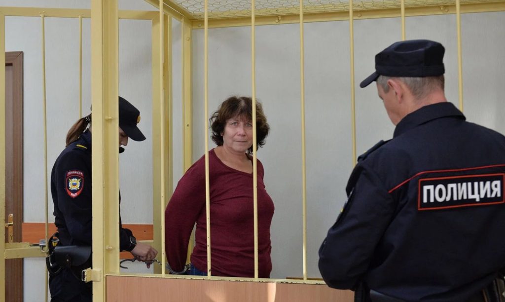 Βλαντιμίρ Πούτιν: 60χρονη προσέβαλε τους νεκρούς γονείς του και της επιβλήθηκε ποινή φυλάκισης 2 ετών