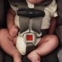 Πάτρα: Μωρό 15 μηνών κλειδώθηκε κατά λάθος στο αυτοκίνητο – Έσπασαν το τζάμι για να το βγάλουν