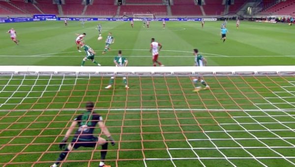 Πρώτη ευκαιρία του Ολυμπιακού με Χουάνγκ