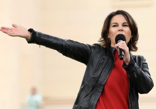 Γερμανία: Το αεροπλάνο της ΥΠΕΞ… μένει από λάστιχο