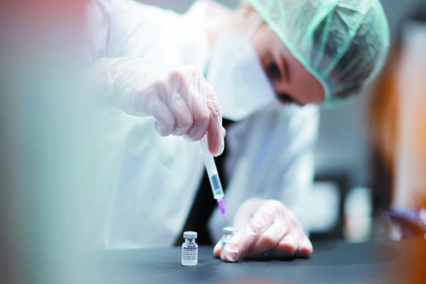 Κοροναϊός: Σε δίκη τα εμβόλια για τις παρενέργειες τους