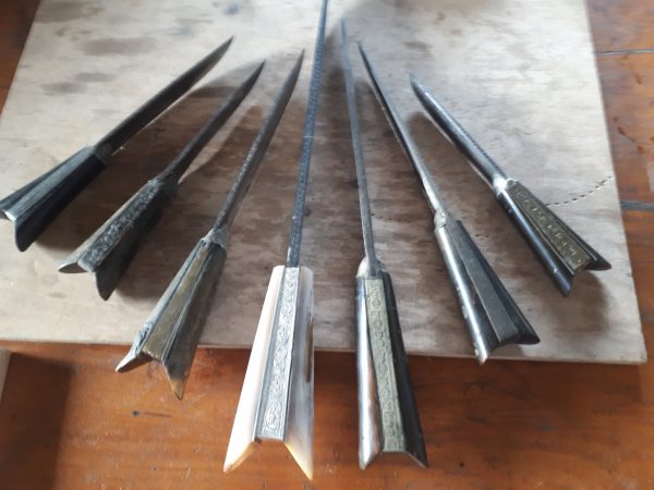 Κρητικό μαχαίρι: Η τέχνη της μαχαιροποιίας αναθερμαίνεται – Από πού κρατάει η παράδοσή της