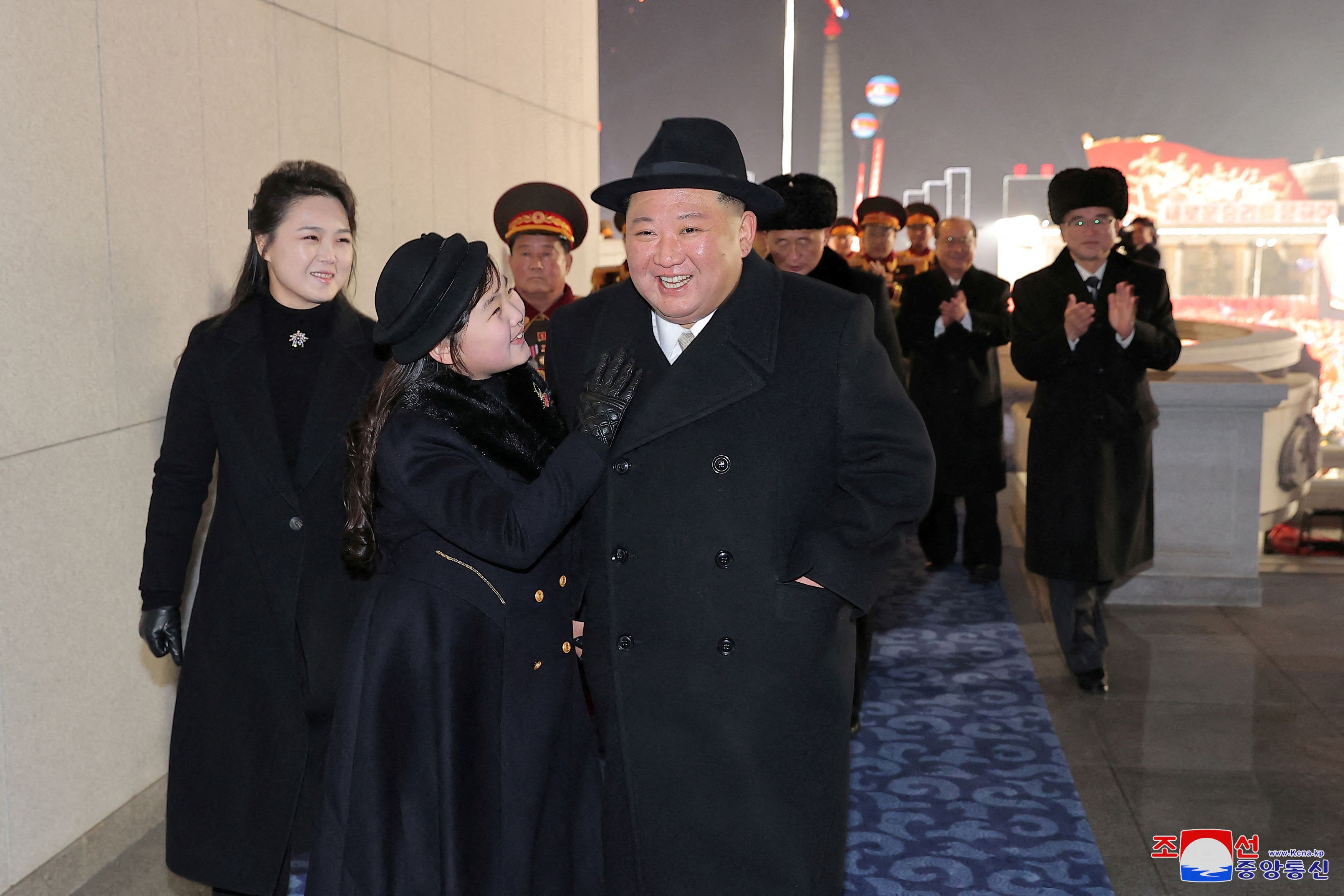 Βόρεια Κορέα: Γιατί η κόρη του Κιμ Γιονγκ Ουν είναι... ακατάλληλη για διάδοχος του